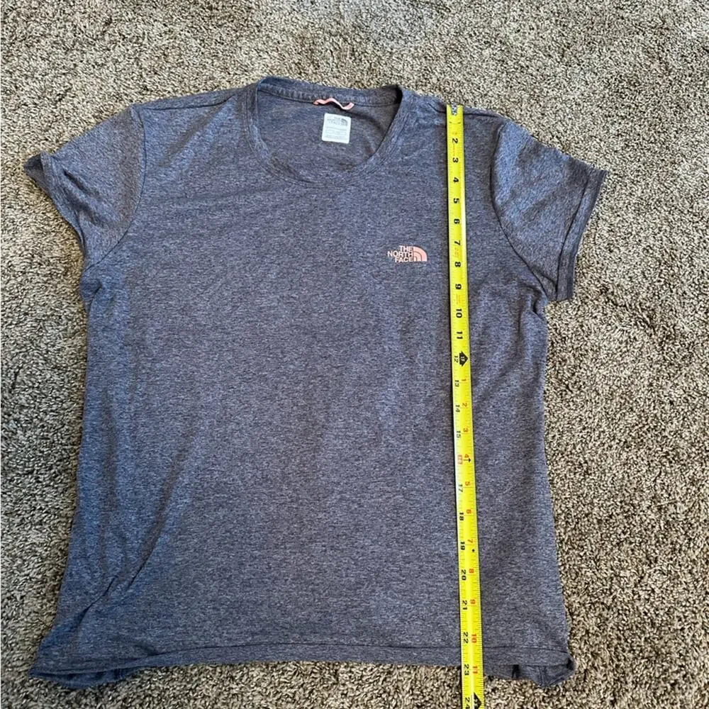 The Northface women’s XL grey workout Tshirt - Picture 6 of 8